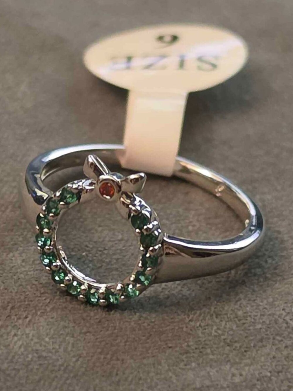 Fragrant Jewels Wreath Ring